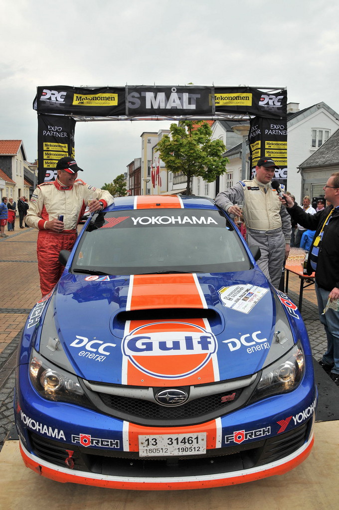 Der var pokaler og champagne til Max Christensen og Ole Frederiksen ved mål i Juelsminde
(Foto: Michael Eisenberg)